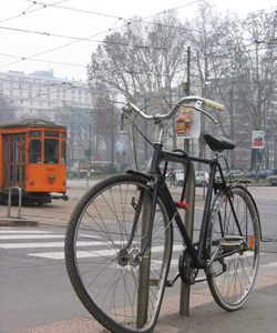 Главный враг миланского велосипеда – миланский трамвай